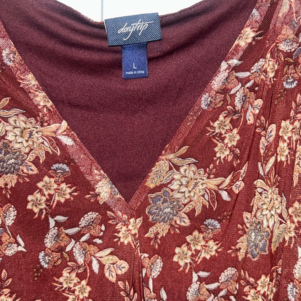 Daytrip floral blouse large Chest 20 Length 24‎ - Picture 2 of 4
